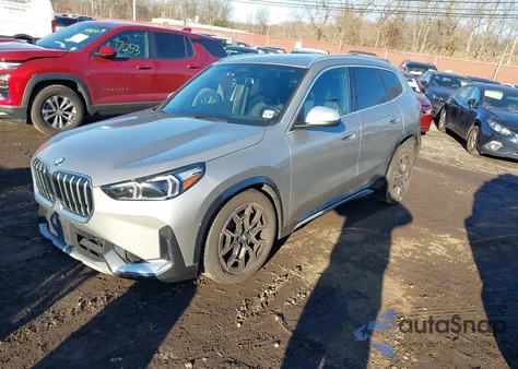 2023 BMW X1 xDrive28I z USA, uszkodzony, nr VIN WBX73EF04P5X07161